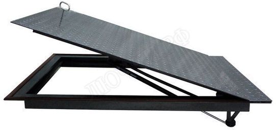 Напольный люк Дворник Уголок, стальной рифленый лист 500*2600 Напольный люк Дворник Уголок, стальной рифленый лист 500*2600