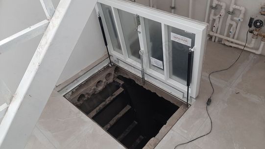 Напольный люк Самоподъемный Невидимка уголок 850*1650 Напольный люк Самоподъемный Невидимка уголок 850*1650