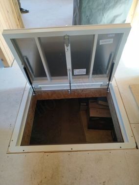 Напольный люк Самоподъемный Невидимка уголок 850*1650 Напольный люк Самоподъемный Невидимка уголок 850*1650